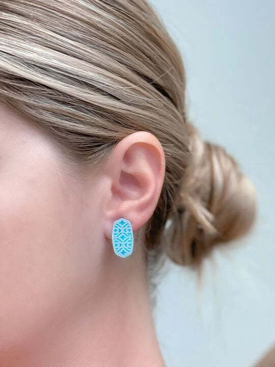 Metal Acrylic Quatrefoil Stud Earrings - Blue