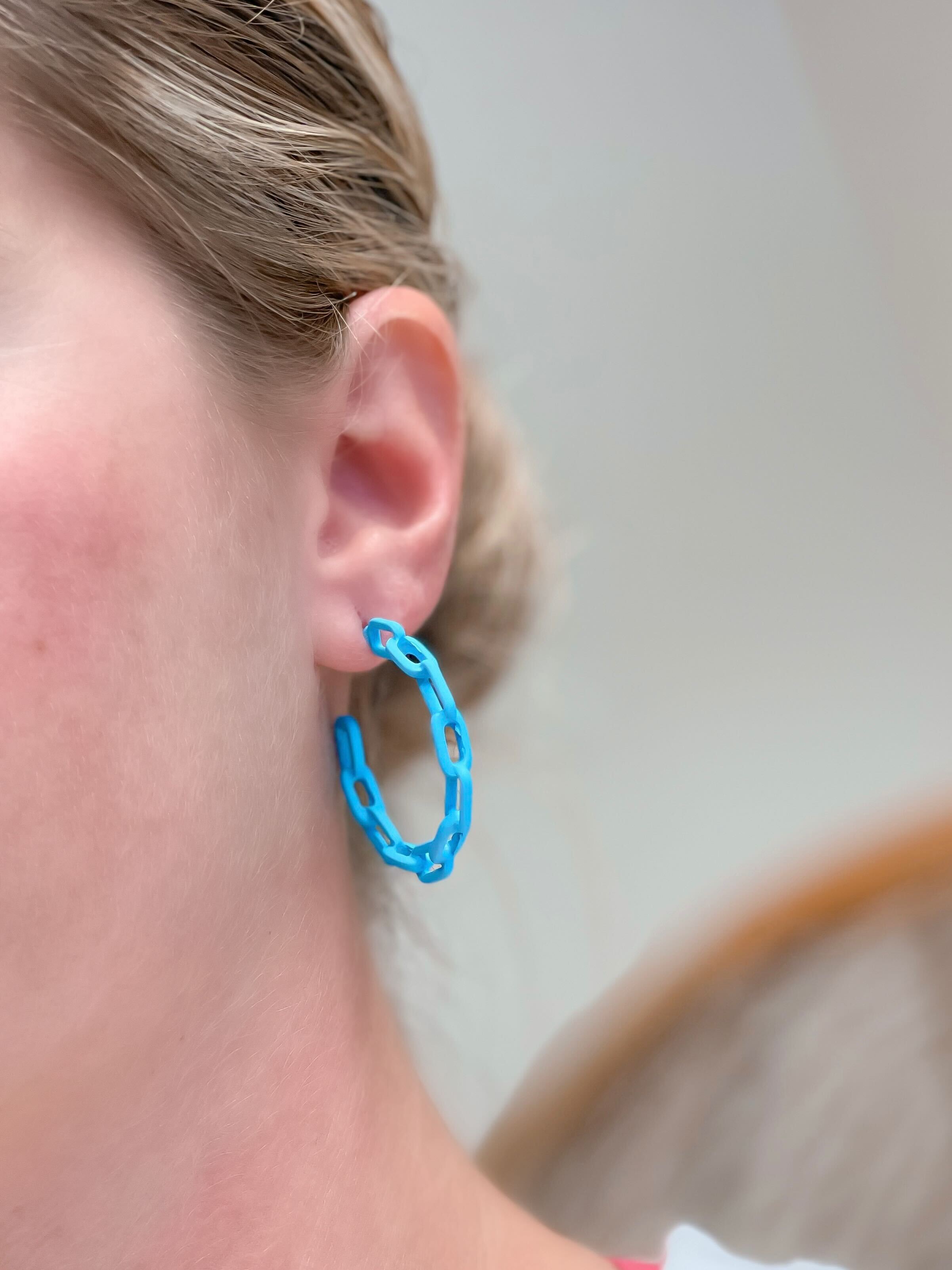 Neon Chainlink Hoop Earrings - Blue