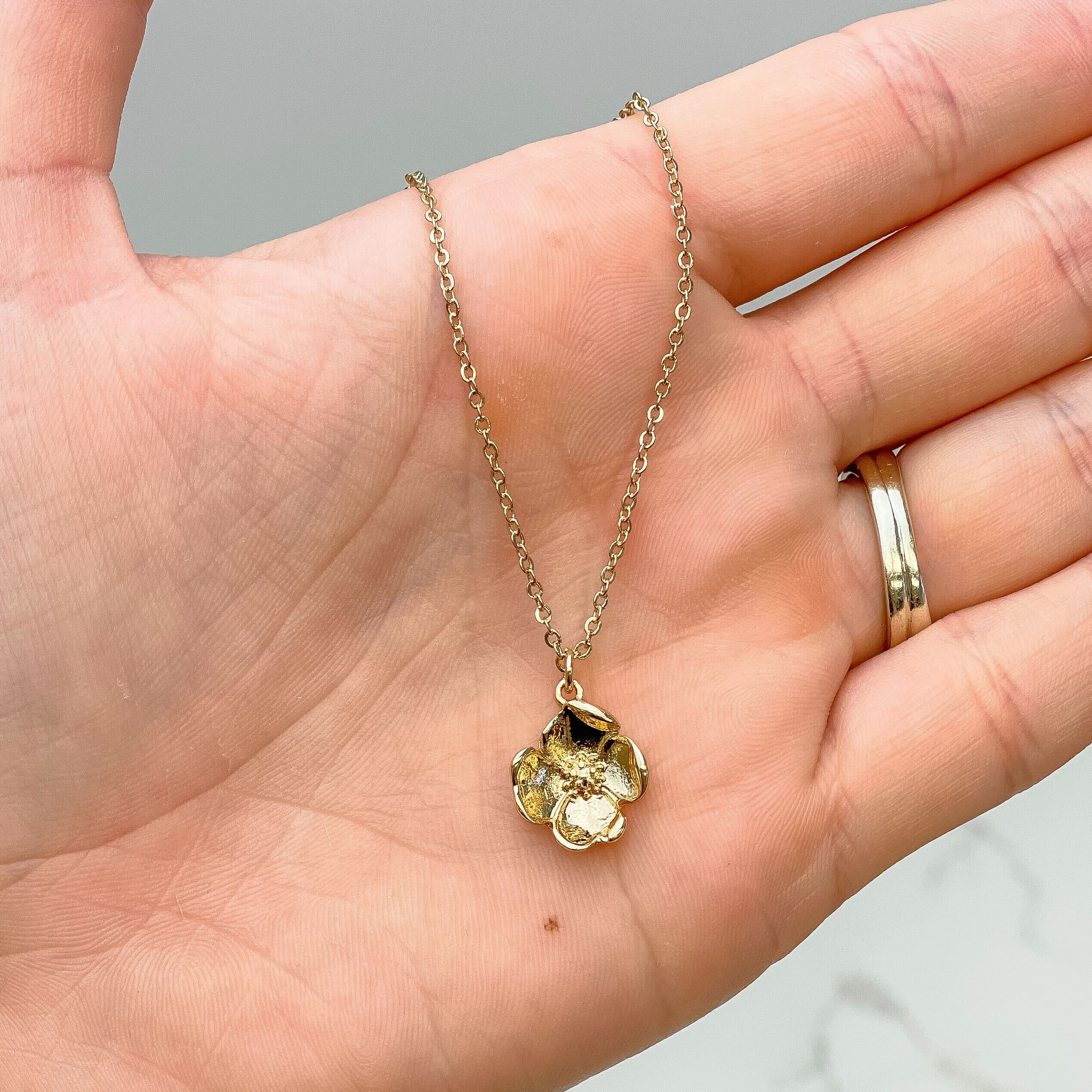 Poppy Pendant Necklace - Gold