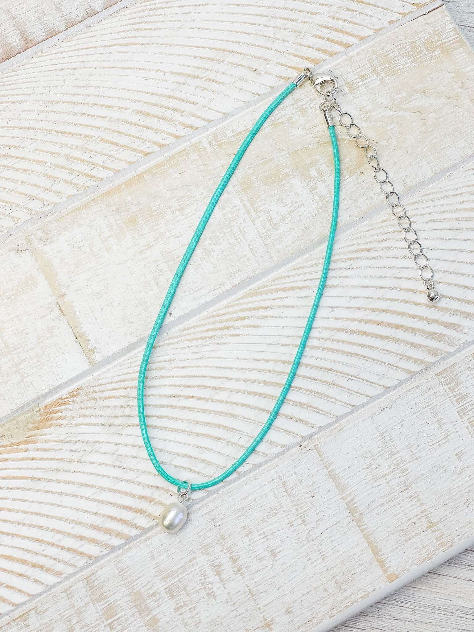 Single Pearl Leather Choker Necklace - Turquoise