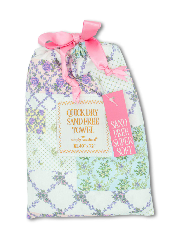 Trellis Patchwork Quick-Dry Reversible Towel by Simply Southern