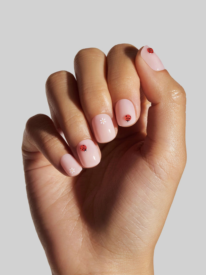 My Little Guest Press-On Nails by Celebritips