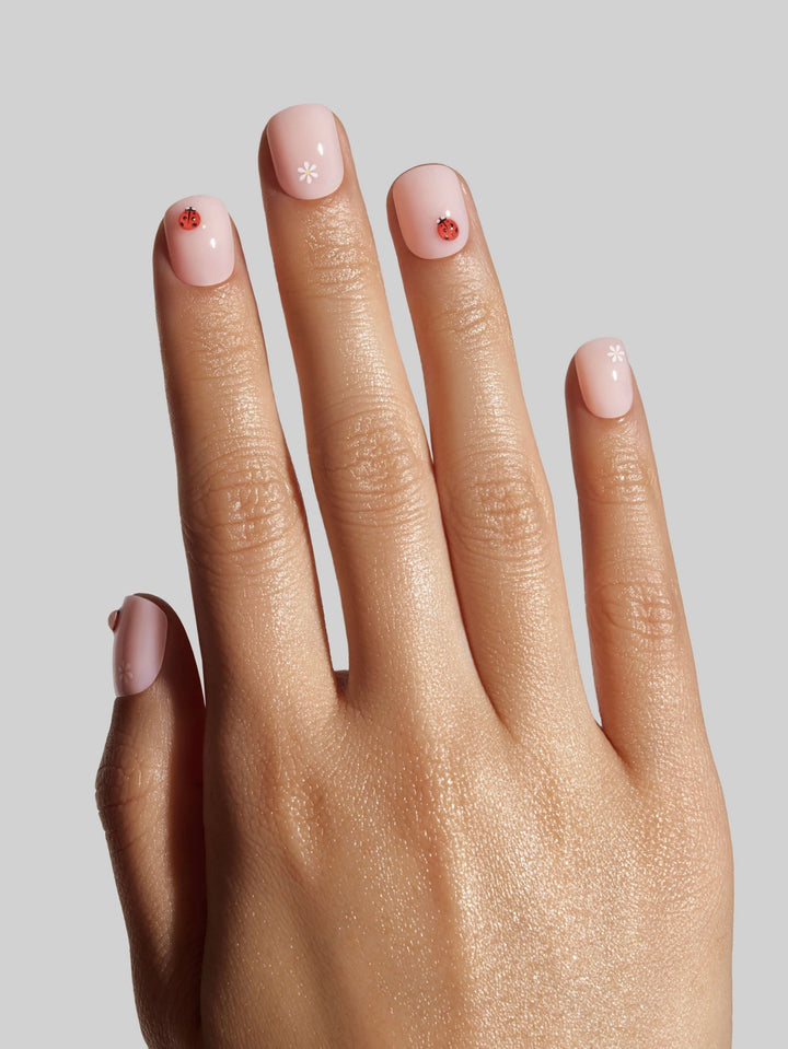 My Little Guest Press-On Nails by Celebritips