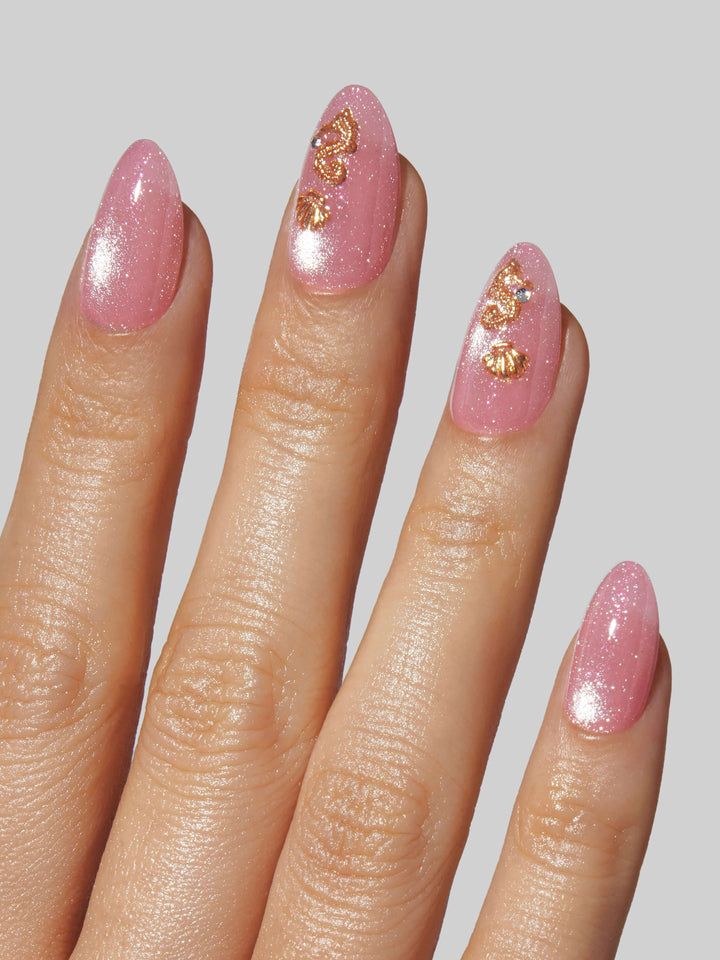 Pose by the Beach Chair Press-On Nails by Celebritips