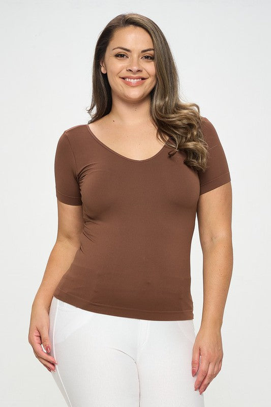 Seamless Reversible V-Neck Short Sleeve Top - Coffee by Yelete