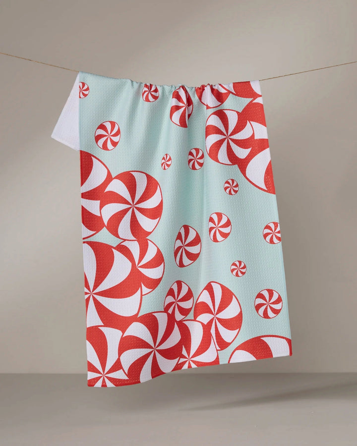 Peppermint Swirl Tea Towel By Geometry