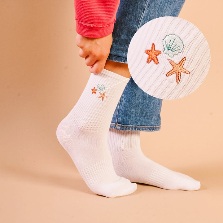 Embroidered Crew Socks - Seashells by the Darling Effect