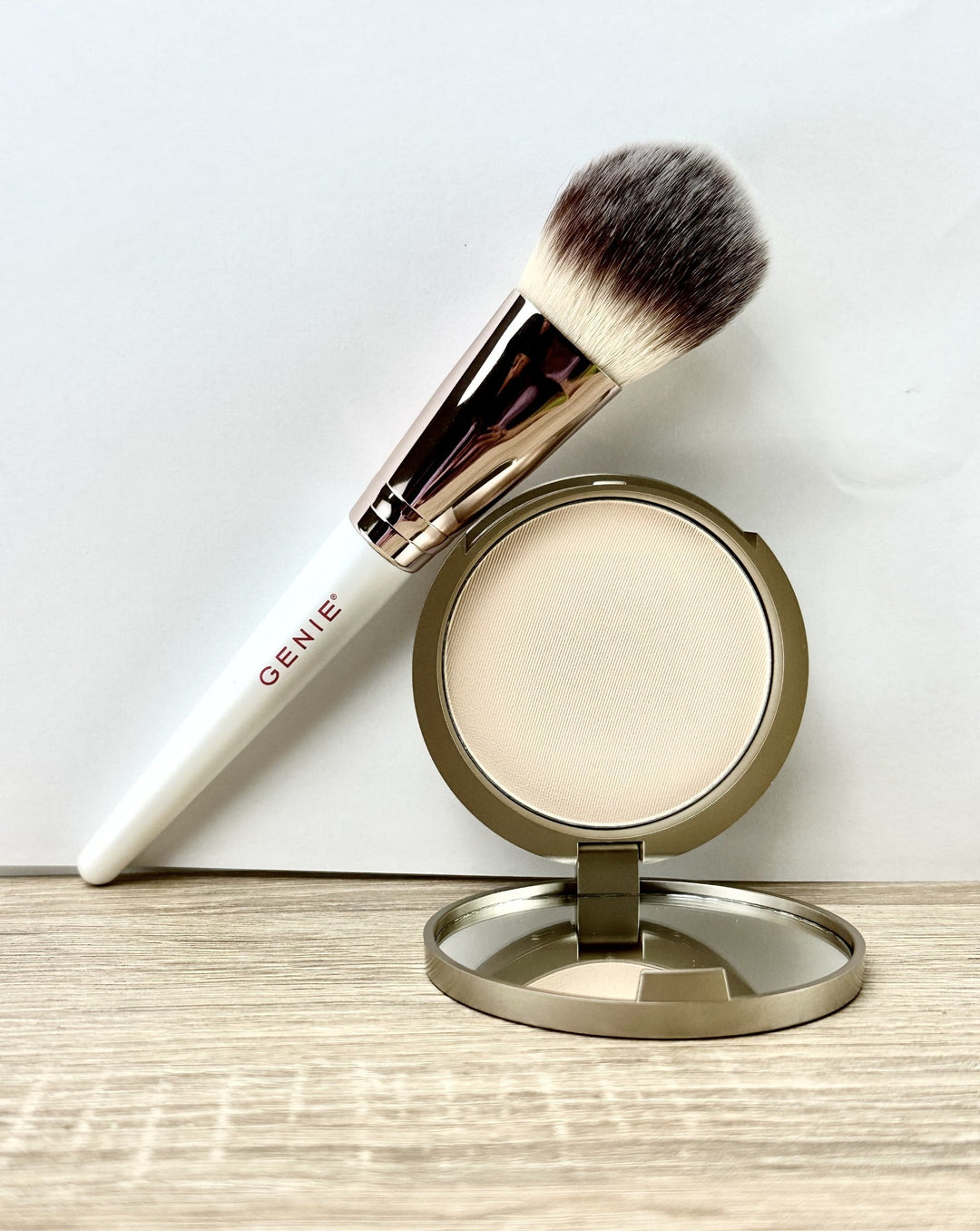 Cashmere Powder with Large Powder Brush