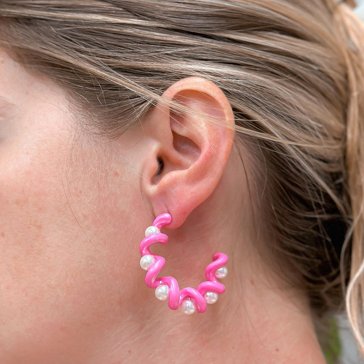 Color Coated Pearl Coil Hoop Earrings - Pink