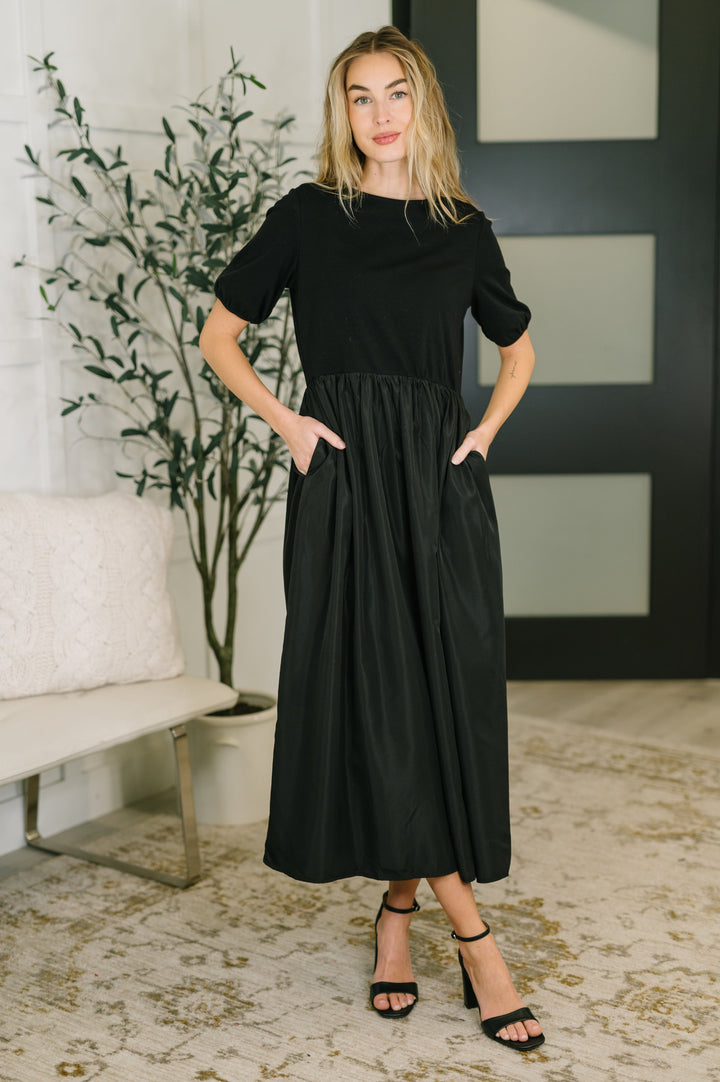 Contrast Charm Midi Black Dress - 3/9