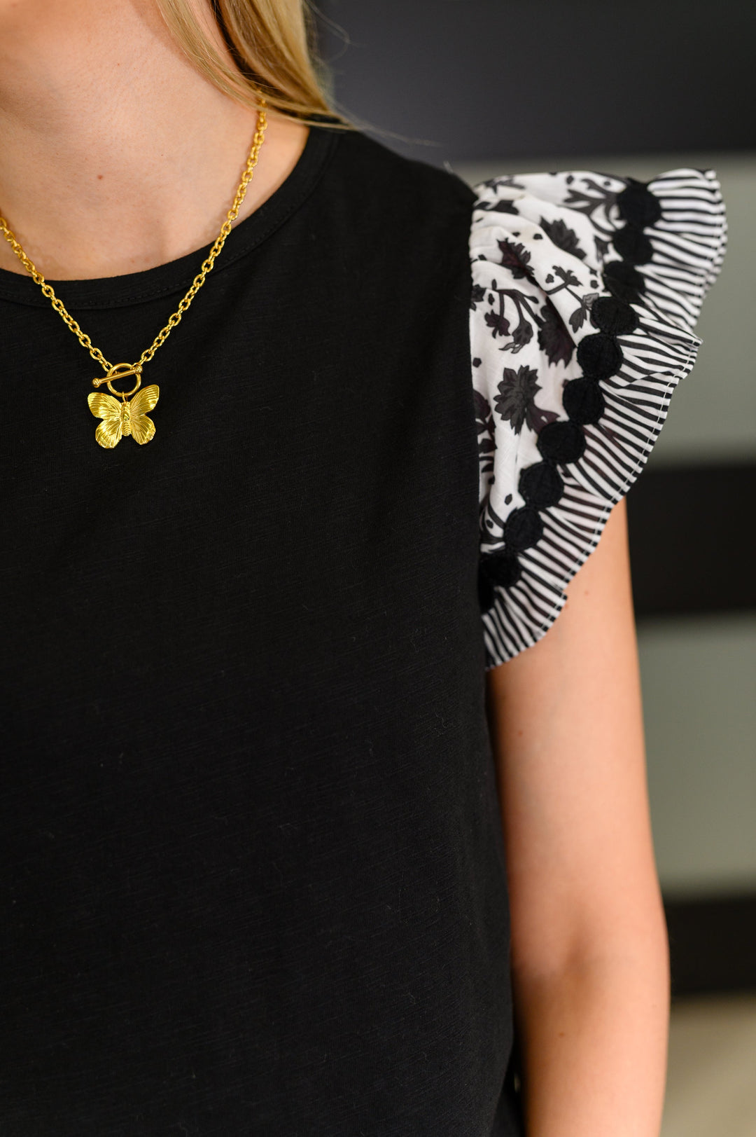 Contrast Flutter Sleeve Top in Black - 6/18