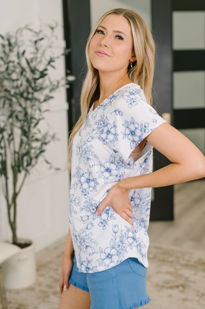 Down Right Delicate V-Neck Floral Top - 6/16