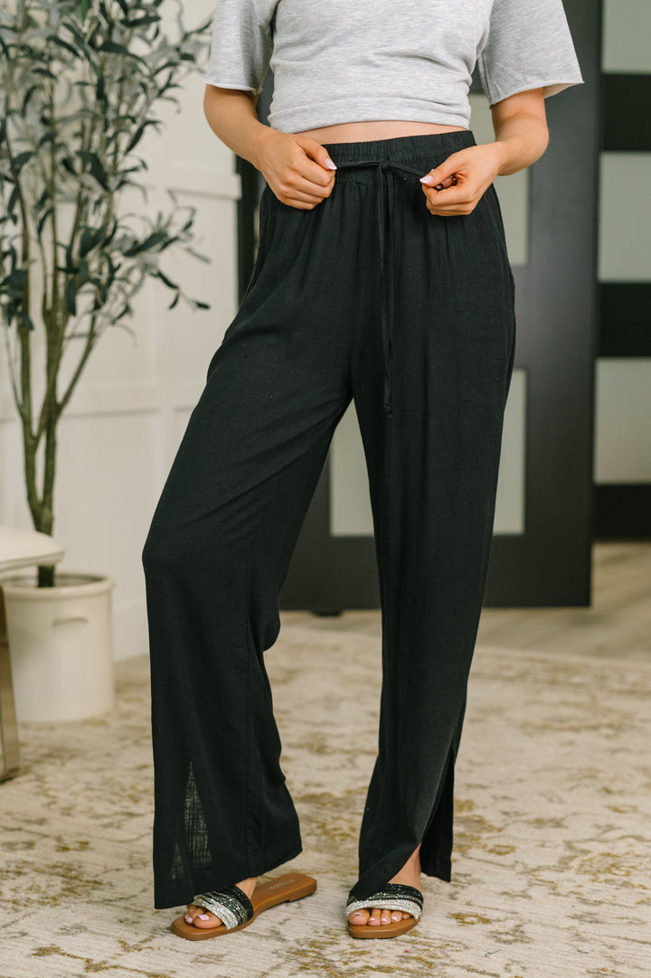 Essential Feeling Straight Leg Lounge Pants in Light in Black - 8/5