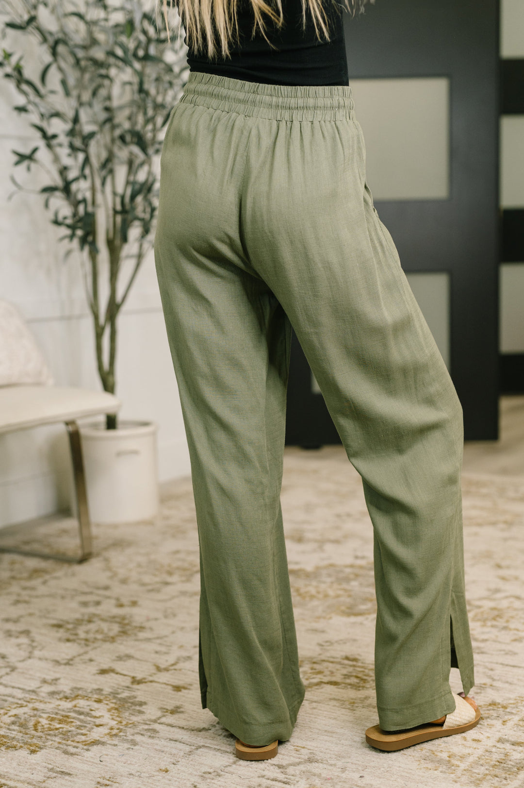 Essential Feeling Straight Leg Lounge Pants in Light in Olive - 8/5