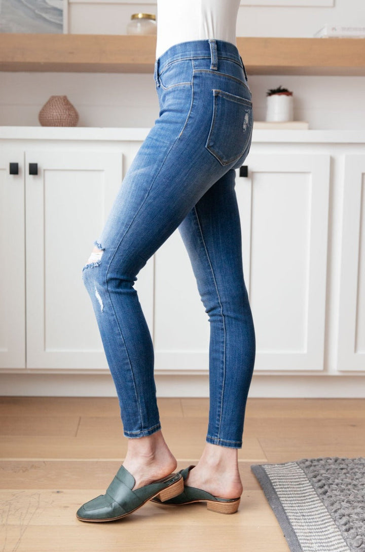 Get Together Mid-Rise Skinny Jegging by Judy Blue