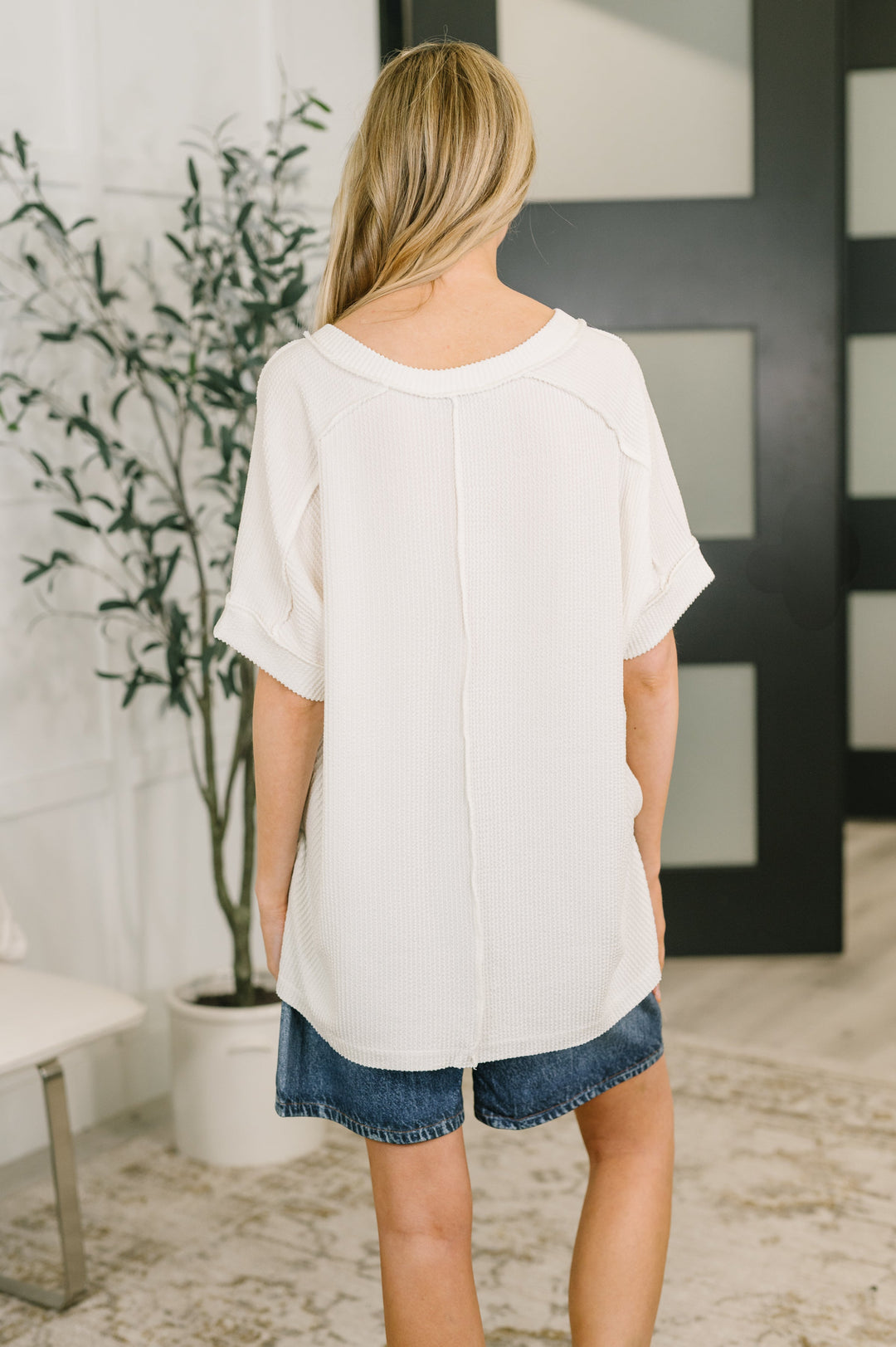 Growing Restless V-Neck Tee in White - 4/8