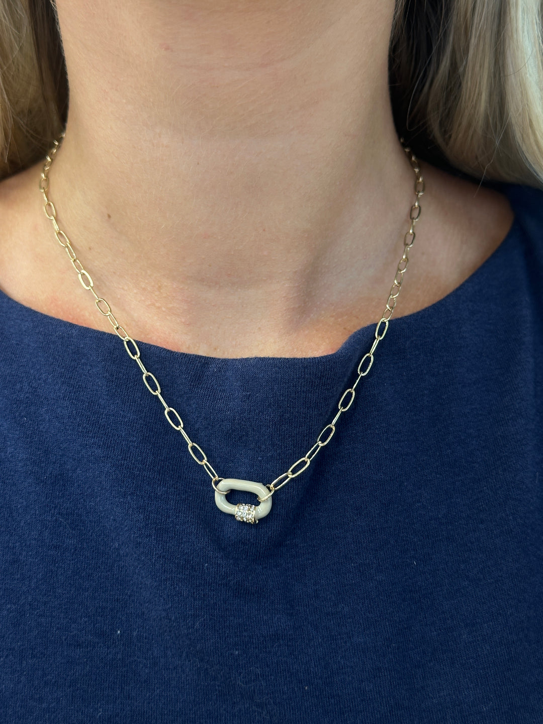 Glitzy Locked Link Pendant Necklace - Grey