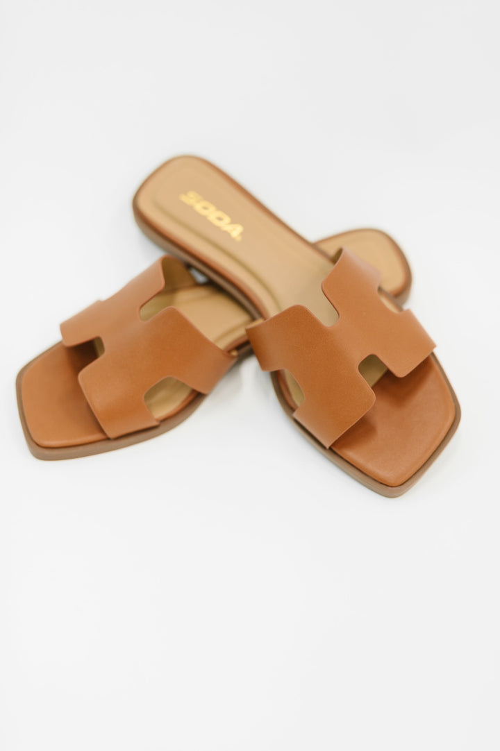 Knit Square Toe Slide on Sandal in Cognac - 7/9