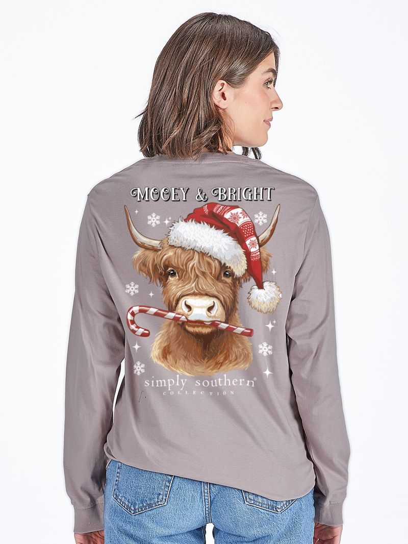 *JUNE MARKET: Mooey & Bright Christmas Highland Cow Long Sleeve Tee by Simply Southern (Ships Late September)