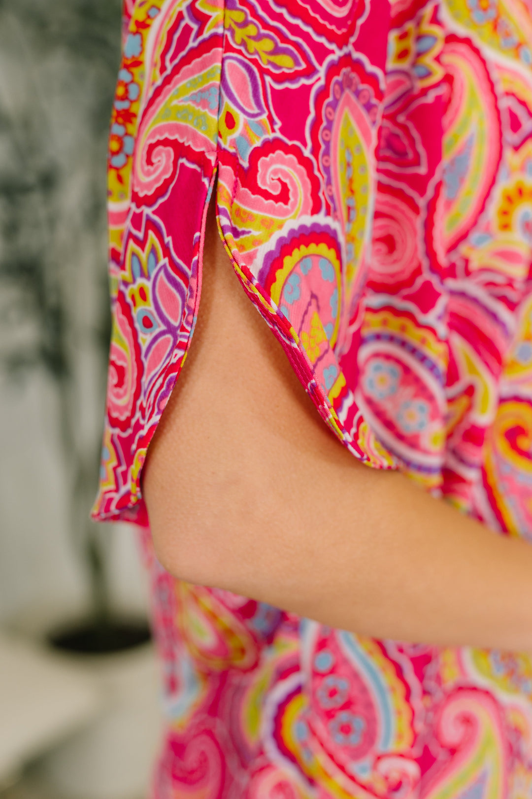 Lizzy Breeze Top in Hot Pink Paisley - 5/11