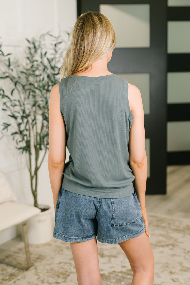 Making Moves Relaxed Tank - 8/4