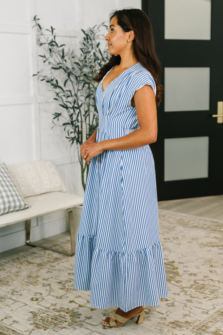 Only Chance Pleated Smock Waist Maxi Dress in Blue - 6/23