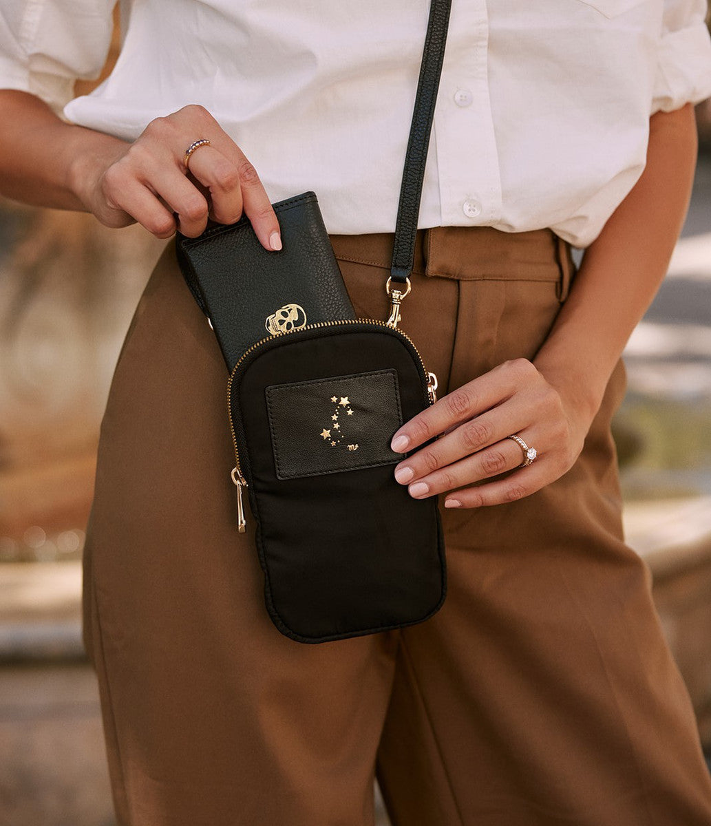 XOXO Butterfly Black Purse Bag on Mercari | Black purses, Bags, Butterfly