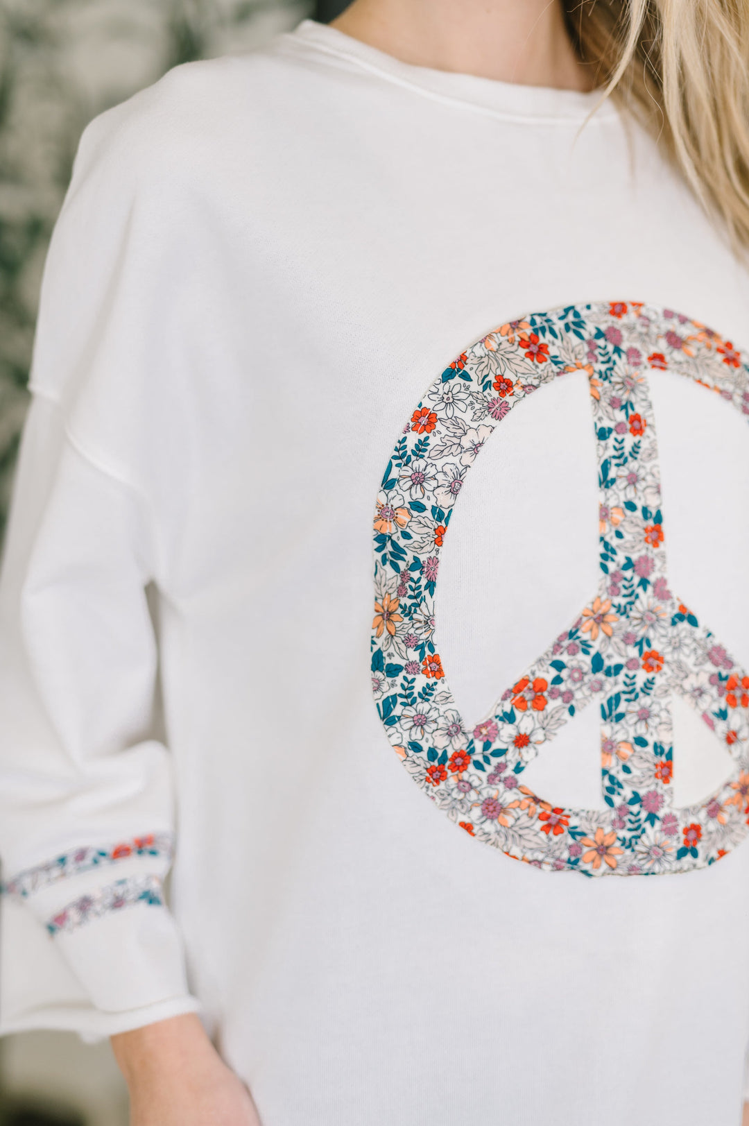 Peace, Love, and Flowers Peace Sign Top - 8/19