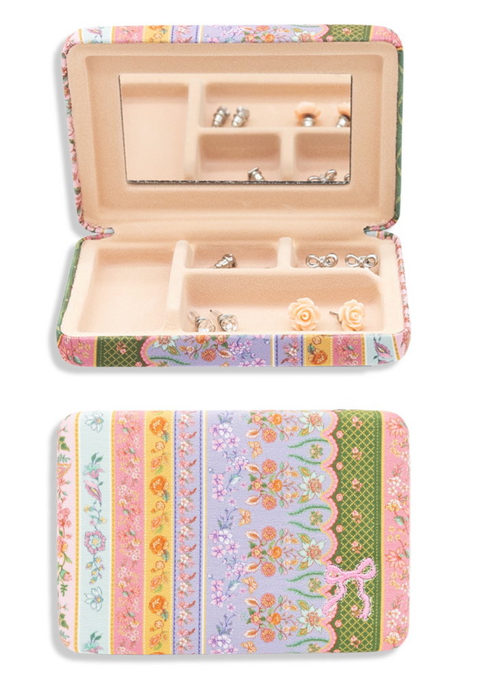 Cute Portable Jewelry Case by Simply Southern
