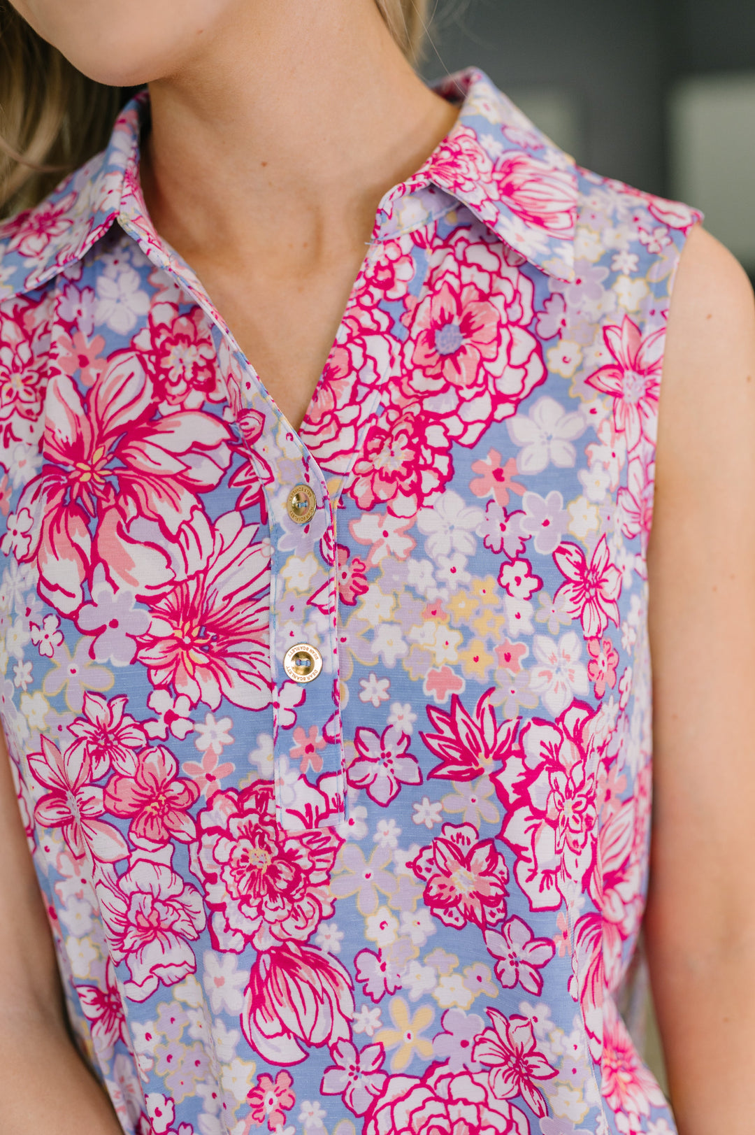 Sea Spray Collared Sleeveless Top in Falling Floral - 4/20