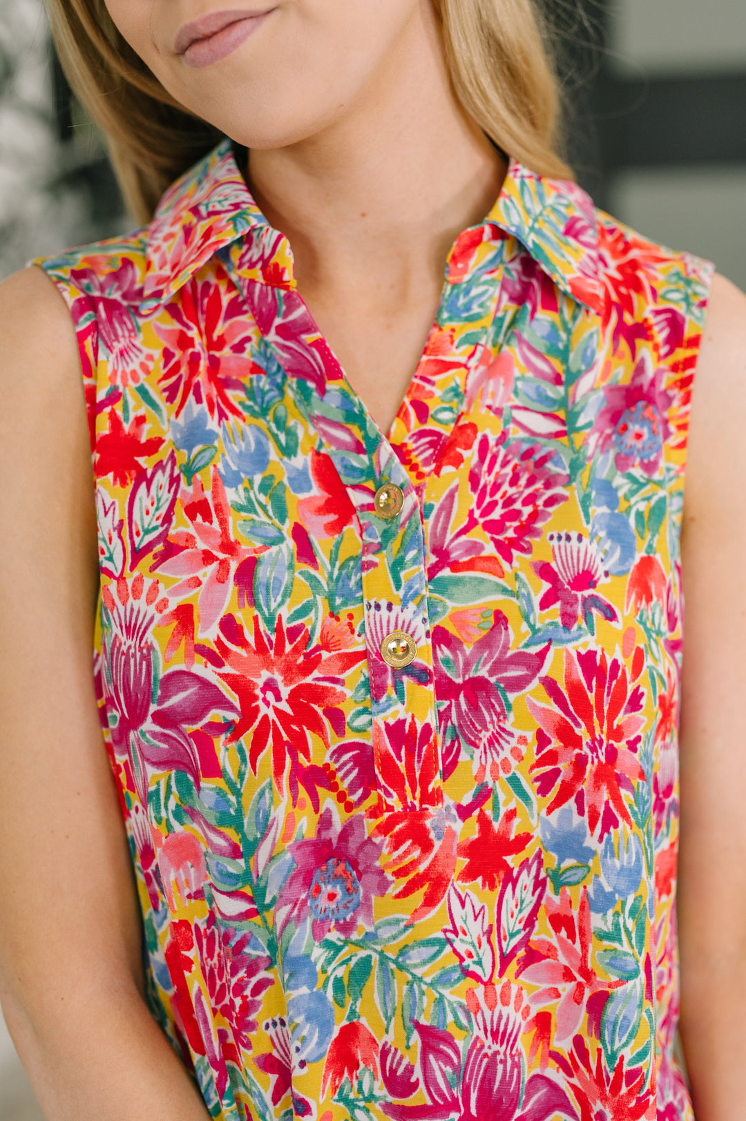 Sea Spray Collared Sleeveless Top in Island Bloom - 4/20