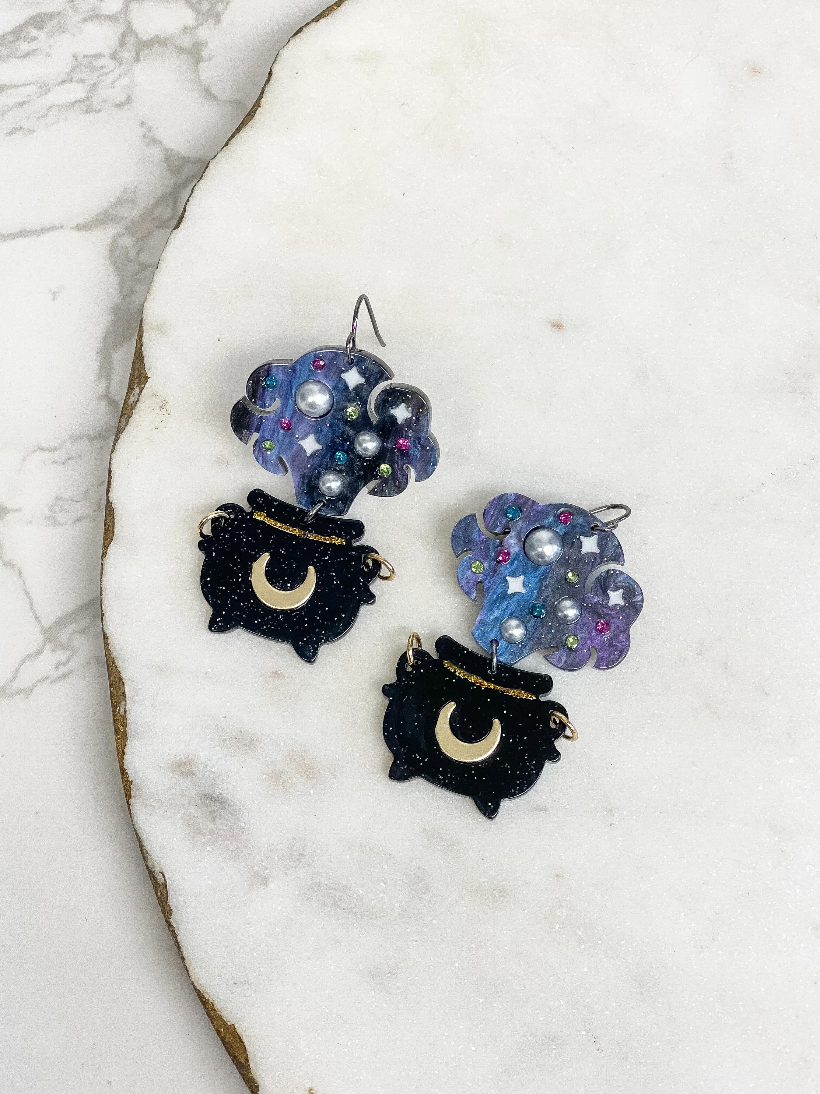 Spooky Cauldron Dangle Earrings - Purple