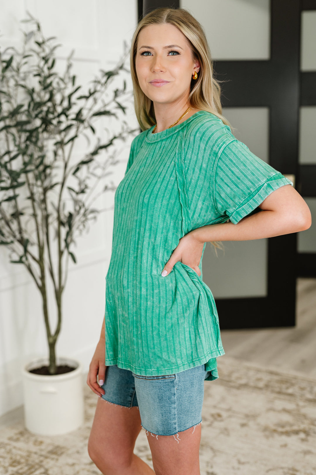 Sunday's Bestie Mineral Wash Top in Kelly Green - 4/23