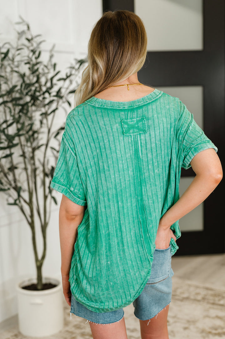 Sunday's Bestie Mineral Wash Top in Kelly Green - 4/23