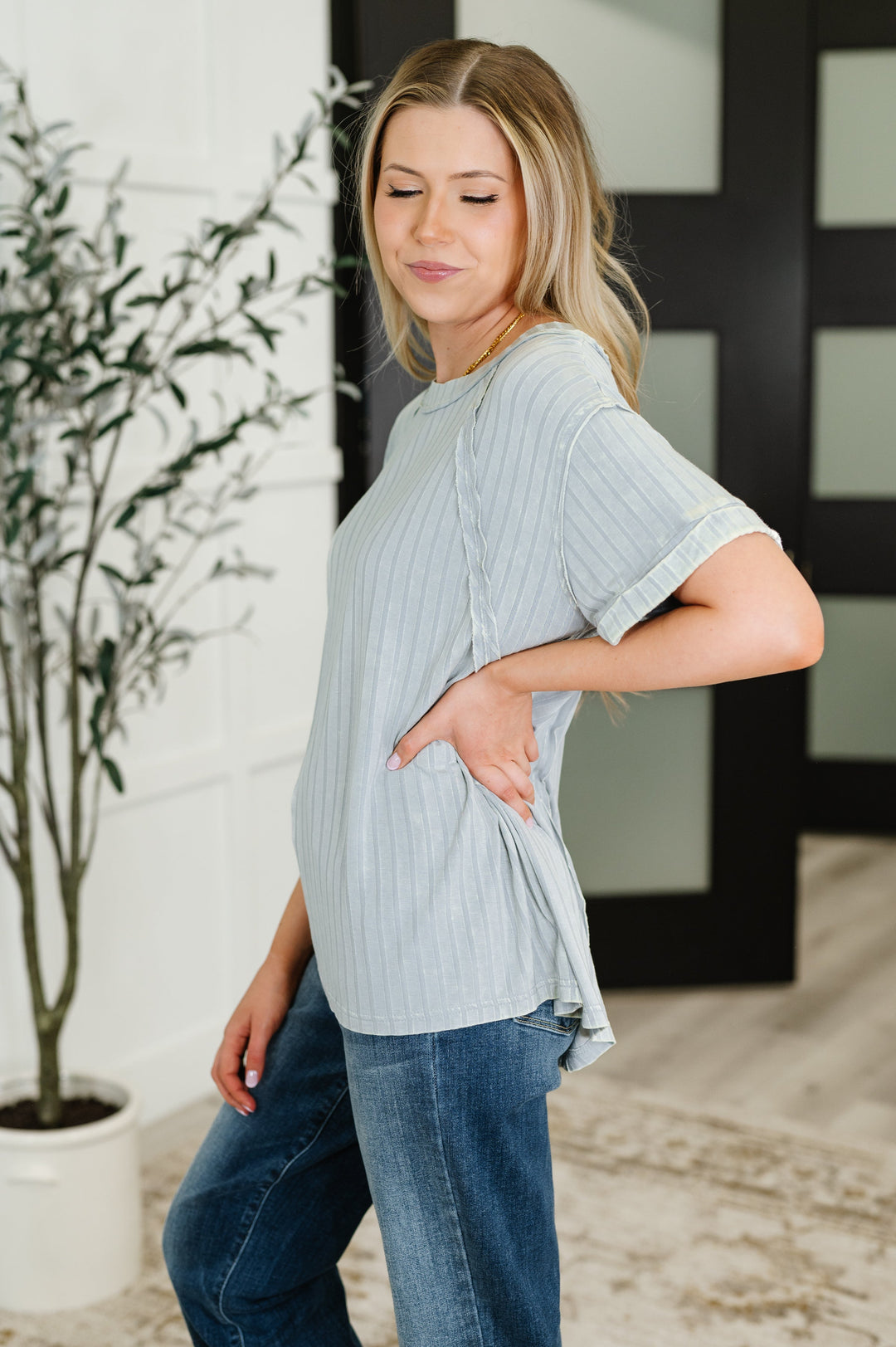 Sunday's Bestie Mineral Wash Top in Light Grey - 4/23