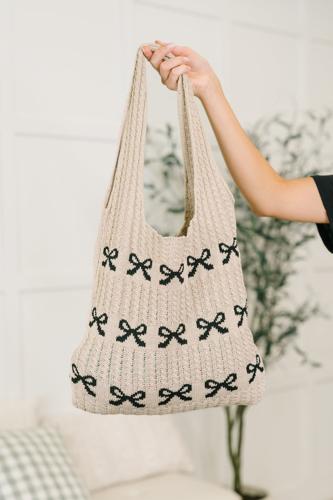 Topped With a Bow Knit Tote Bag - 7/7