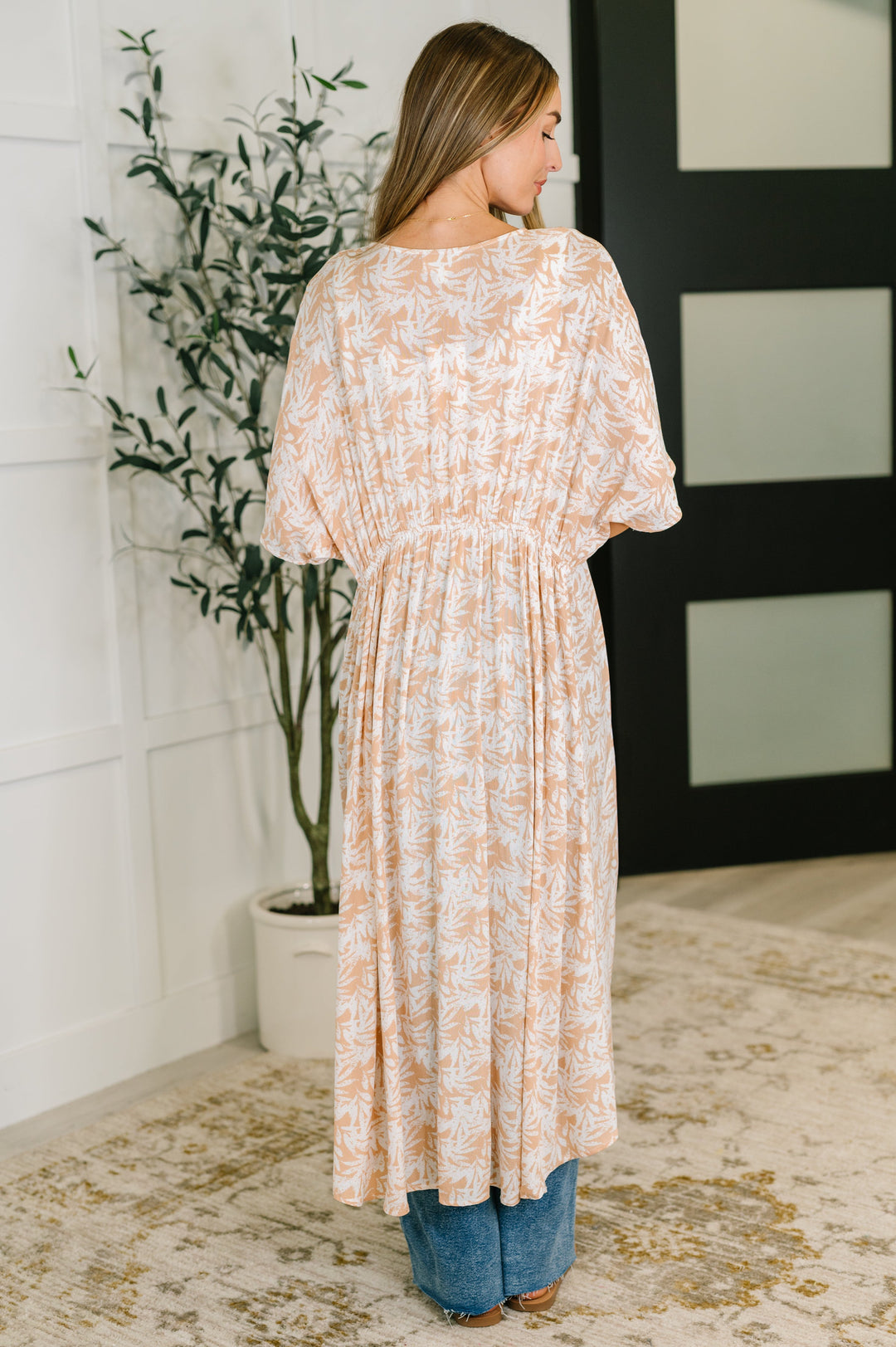 Tropical Print Gauze Kimono with Elastic Waist Tie in Milk Tea - 4/6
