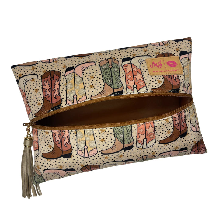 Kicker by Makeup Junkie (Ships in 3-4 Weeks)