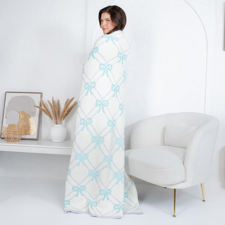 RTS: Solmere Blanket – Gridded Bows Blanket