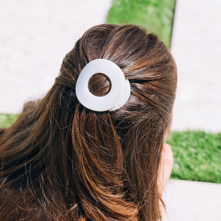 Medium Teleties Flat Open Circle Clip - Coconut White (Ships Next Week)