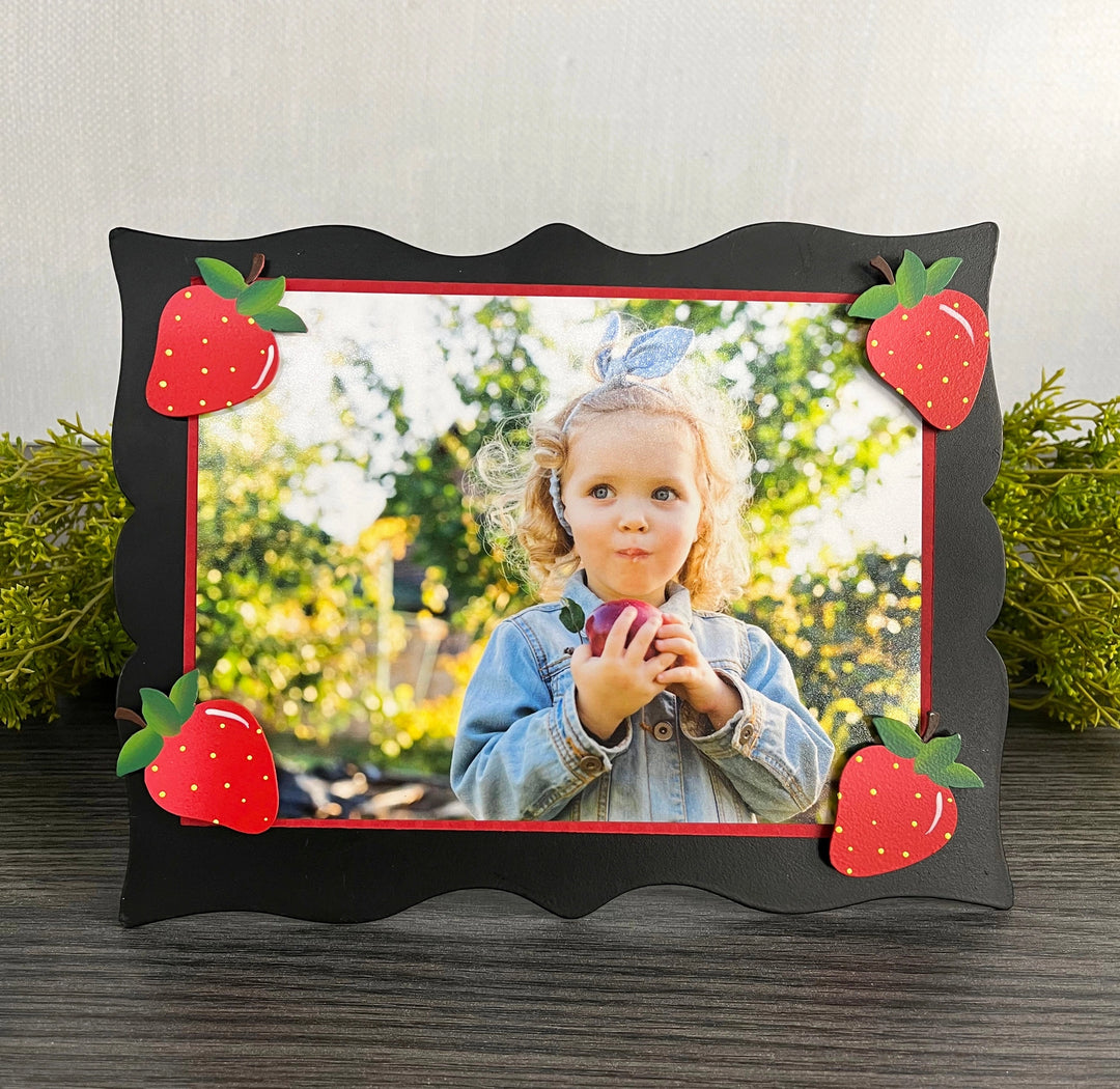 Strawberry Set of 4 Magnets by Roeda