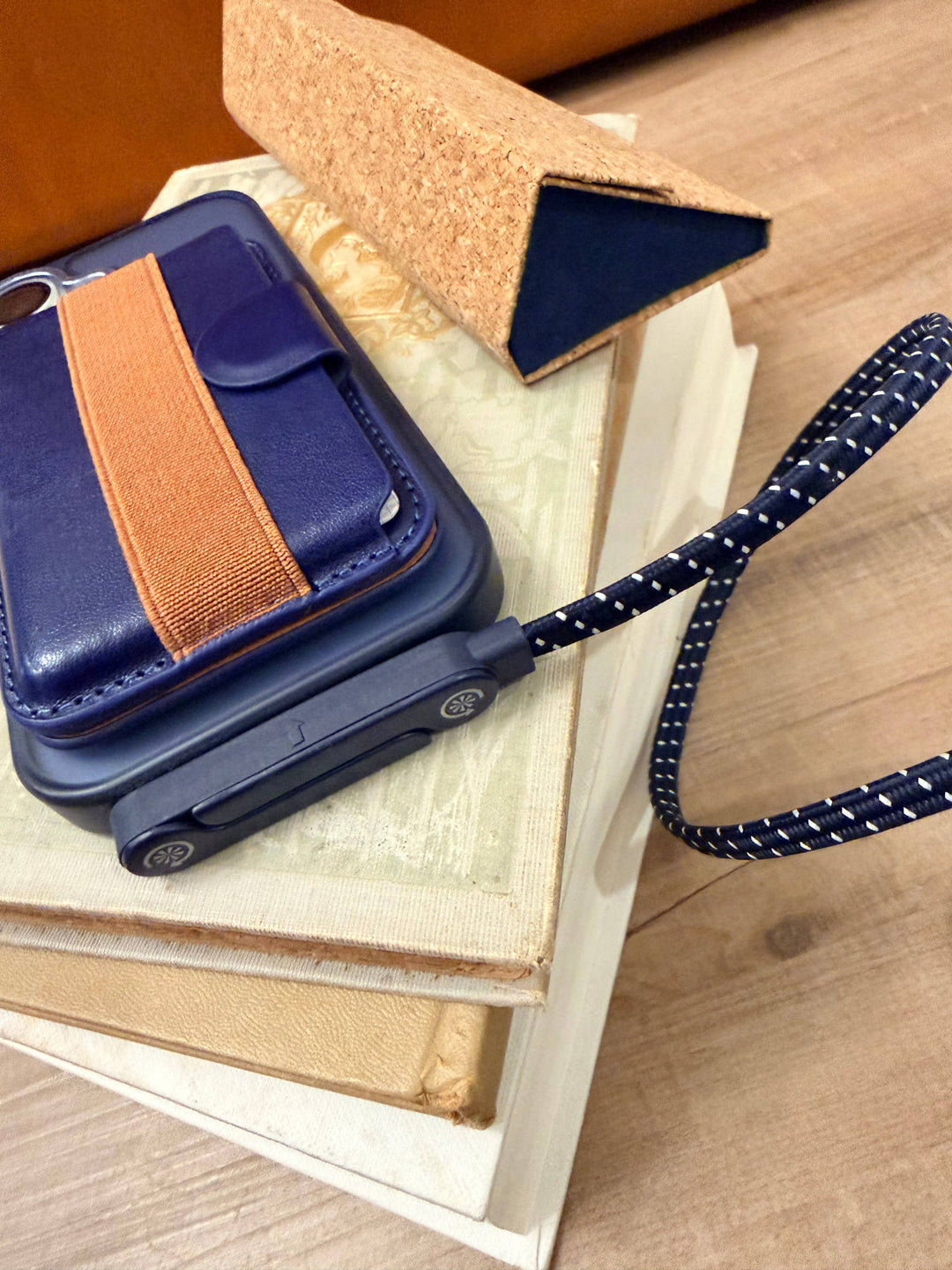 Back Pocket 3-in-1 Magnetic Phone Wallet - Navy/Camel