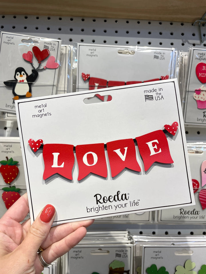 'Love' Banner Magnet by Roeda