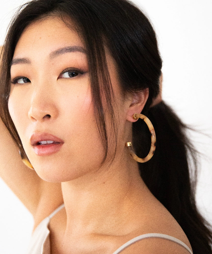 1.5-Inch Hoop Earrings - Tortoise