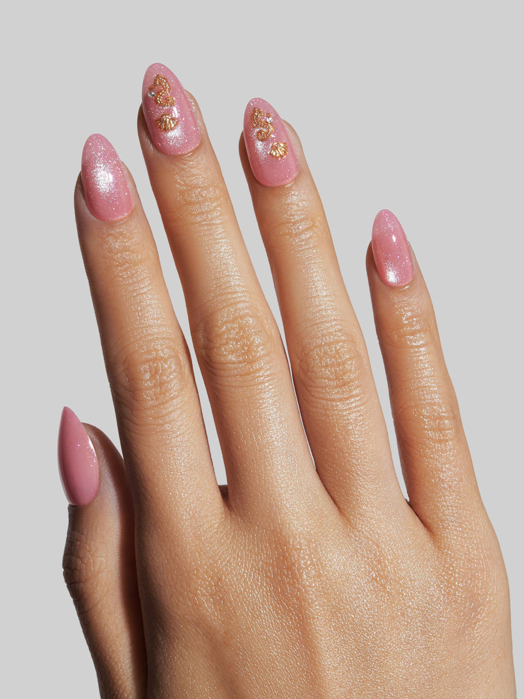 Pose by the Beach Chair Press-On Nails by Celebritips