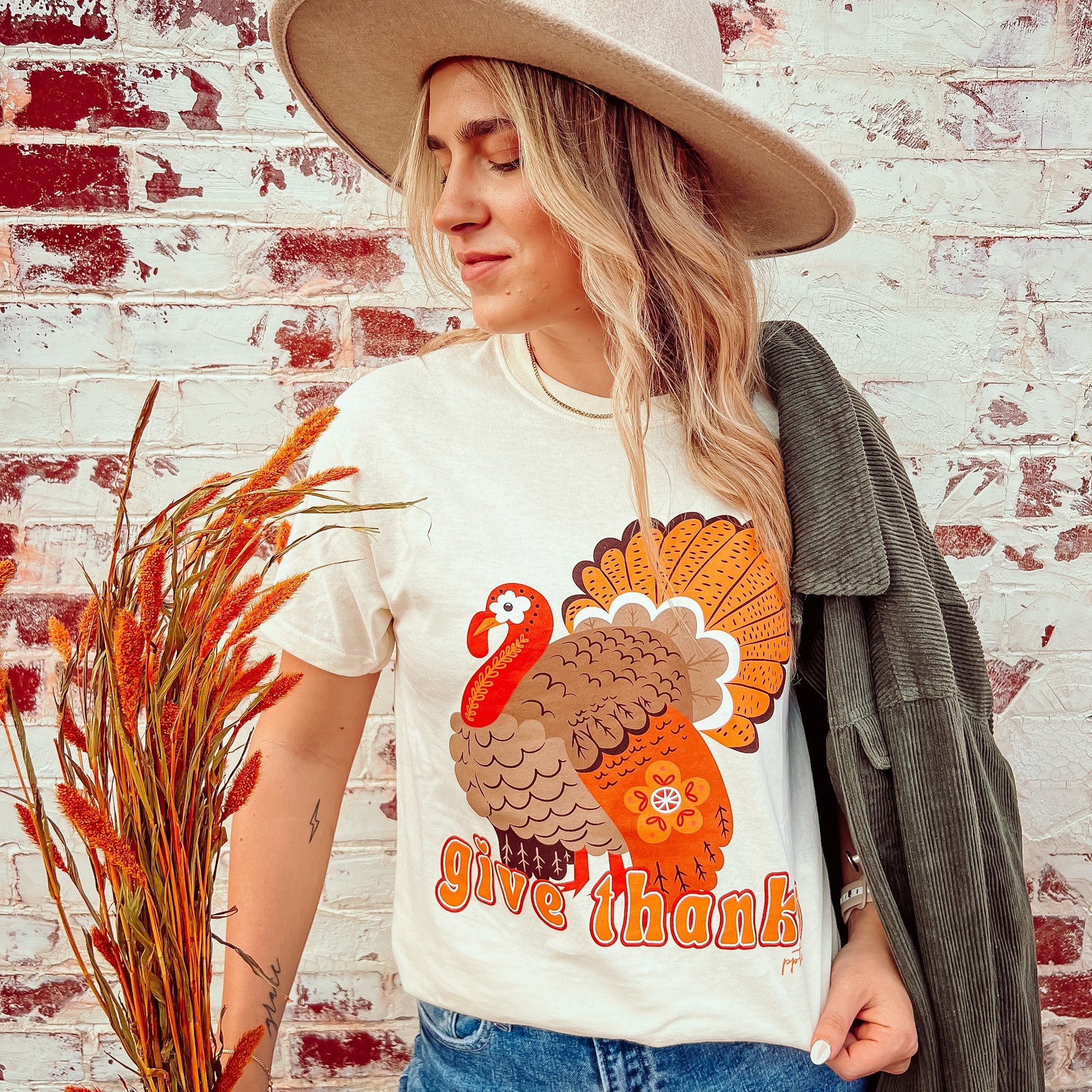 'Give Thanks' Short Sleeve Graphic Tee