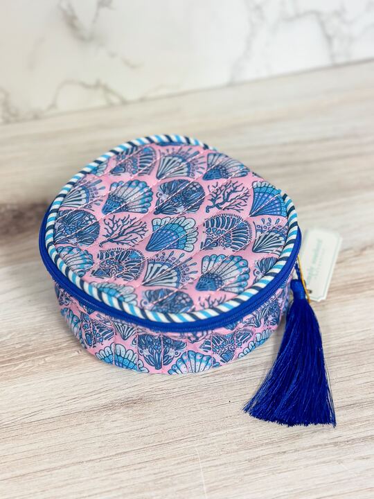 Scallop Shell Quilted Round Bag by Simply Southern