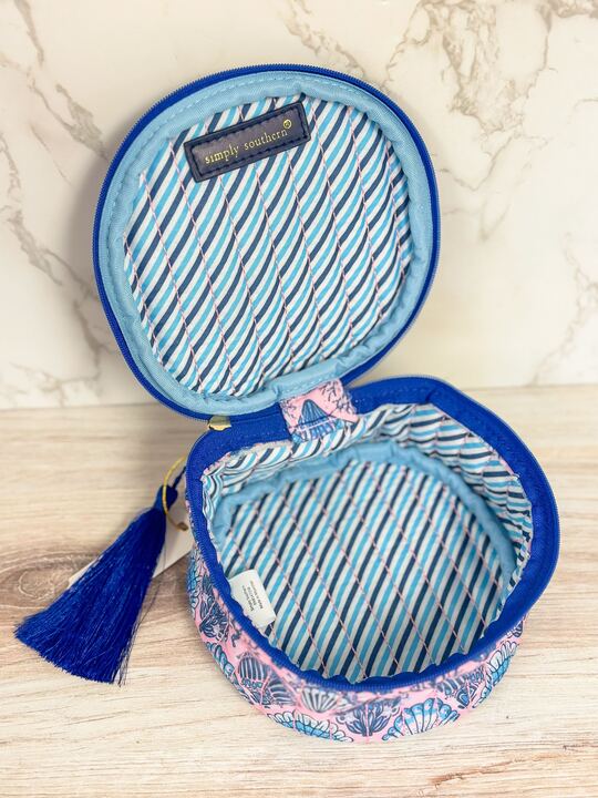 Scallop Shell Quilted Round Bag by Simply Southern