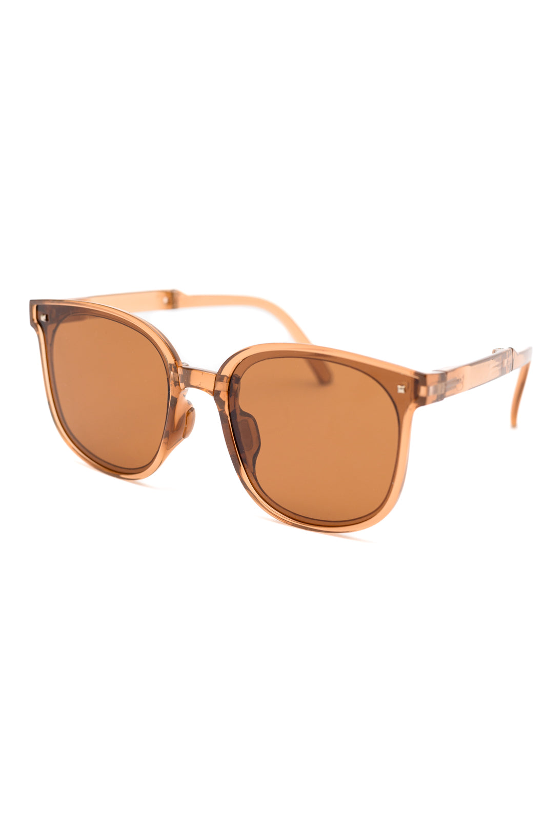 Collapsible Girlfriend Sunnies & Case in Champagne (Ships in 1-2 Weeks)