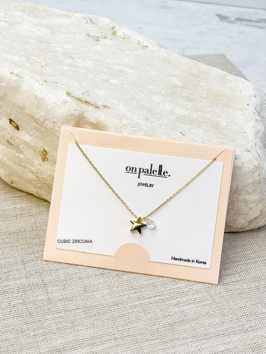 Cubic Zirconia Star Pendant Necklace - Gold